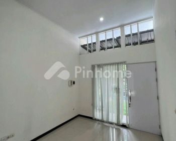 Dijual Rumah Modern Minimalis Siap Huni di Taman Kopo Indah V