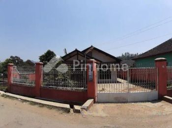 Dijual Rumah 5KT 328m² di Jl Cibodas
