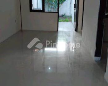 Dijual Rumah Di Lokasi Bagus di Margahayu Raya