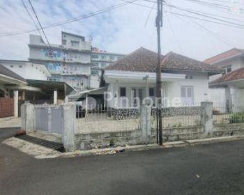Dijual Rumah Vintage Harga Terbaik di Sayap Jl Riau-Bandung